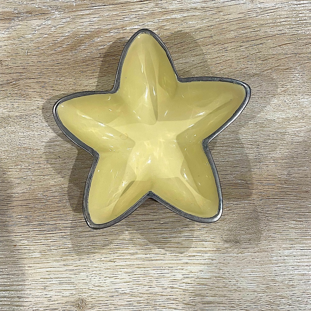 Towle Silversmiths Pale Yellow Star Shaped Bowl